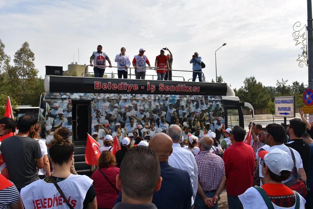 İzmir'in ilçelerinde 1 Mayıs coşkusu