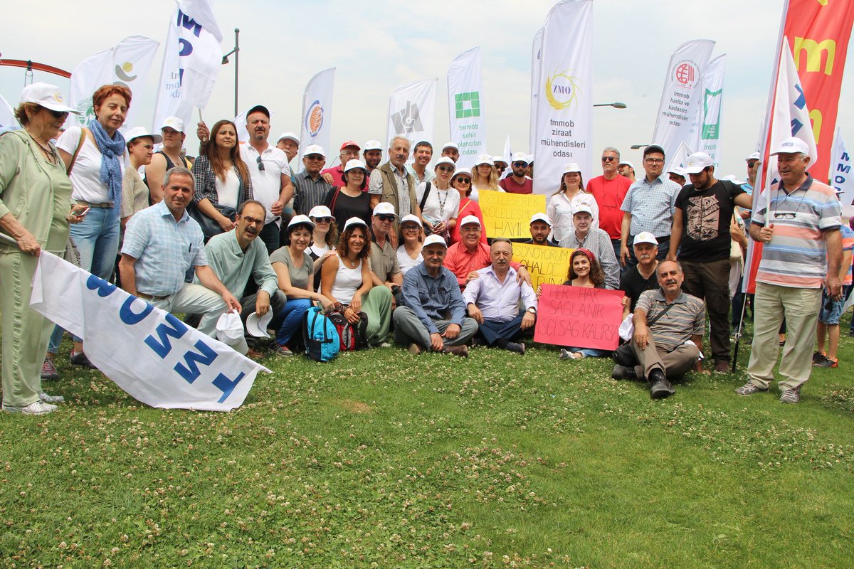 İzmir'de 1 Mayıs coşkusu