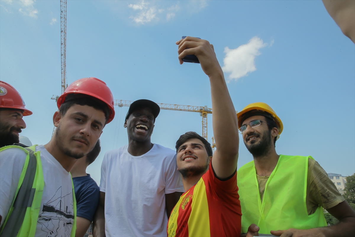 Göztepe'den yeni stadına çıkarma