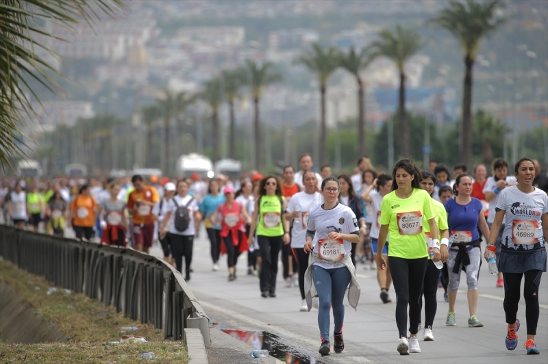 8 bin İzmirli koşamayanlar için koştu
