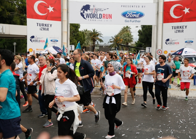 8 bin İzmirli koşamayanlar için koştu