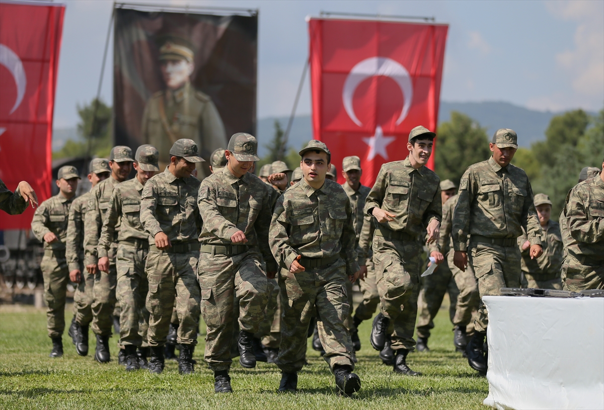 Bir günlük asker oldular