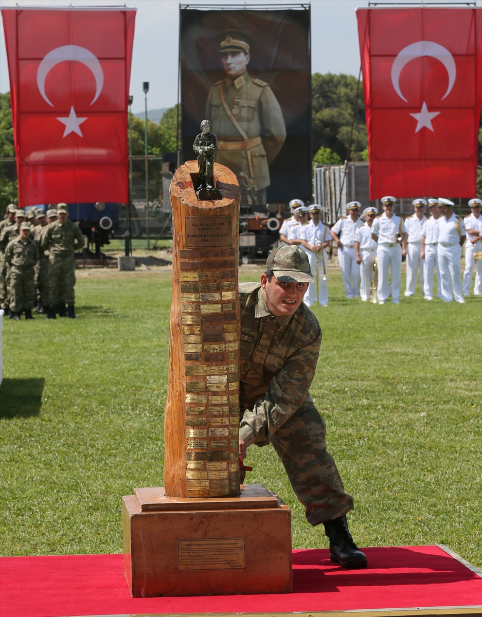 Bir günlük asker oldular
