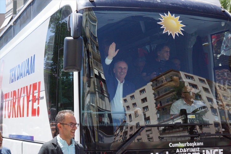 İnce'den miting öncesi İzmir'de sürpriz ziyaret!