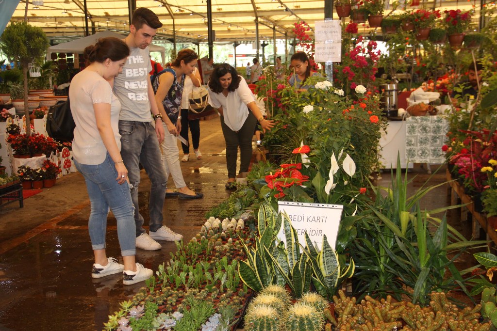 Karşıyaka'da mis kokulu festival!