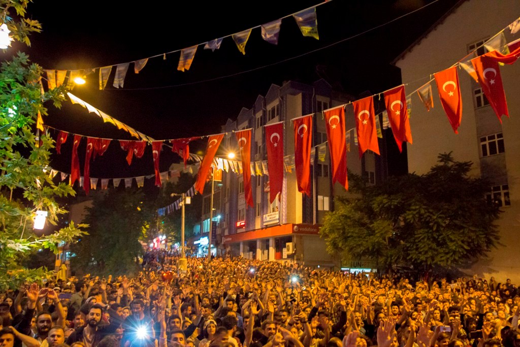 Gürsel Erol'u 10 binler uğurladı