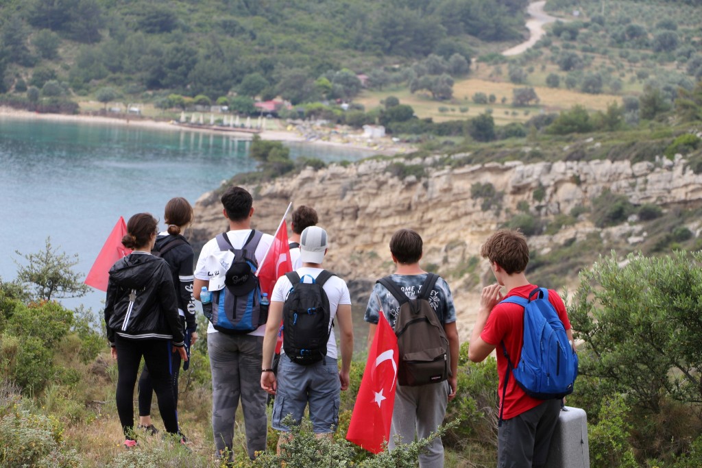 İzmir'in dağlarında Ata'ya saygı yürüyüşü
