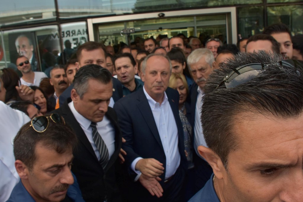 Muharrem İnce İzmir'de!