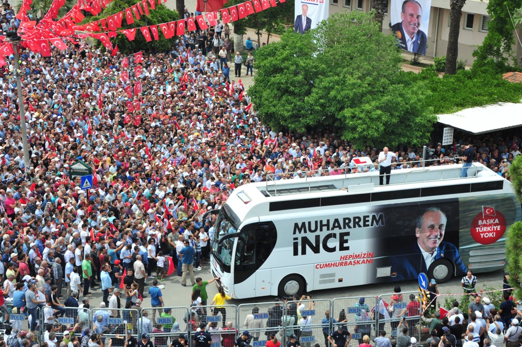 Muharrem İnce İzmir'de!
