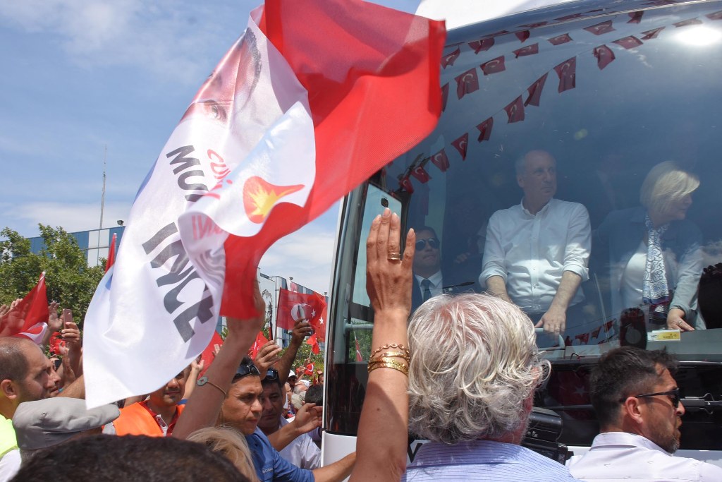 Muharrem İnce İzmir'de!