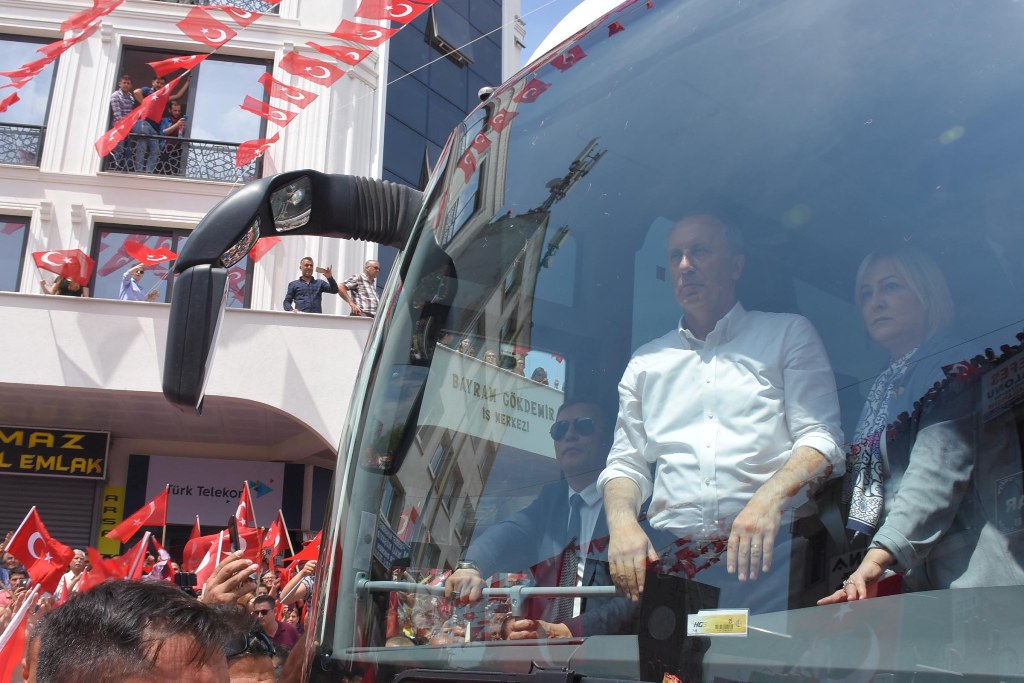 Muharrem İnce İzmir'de!
