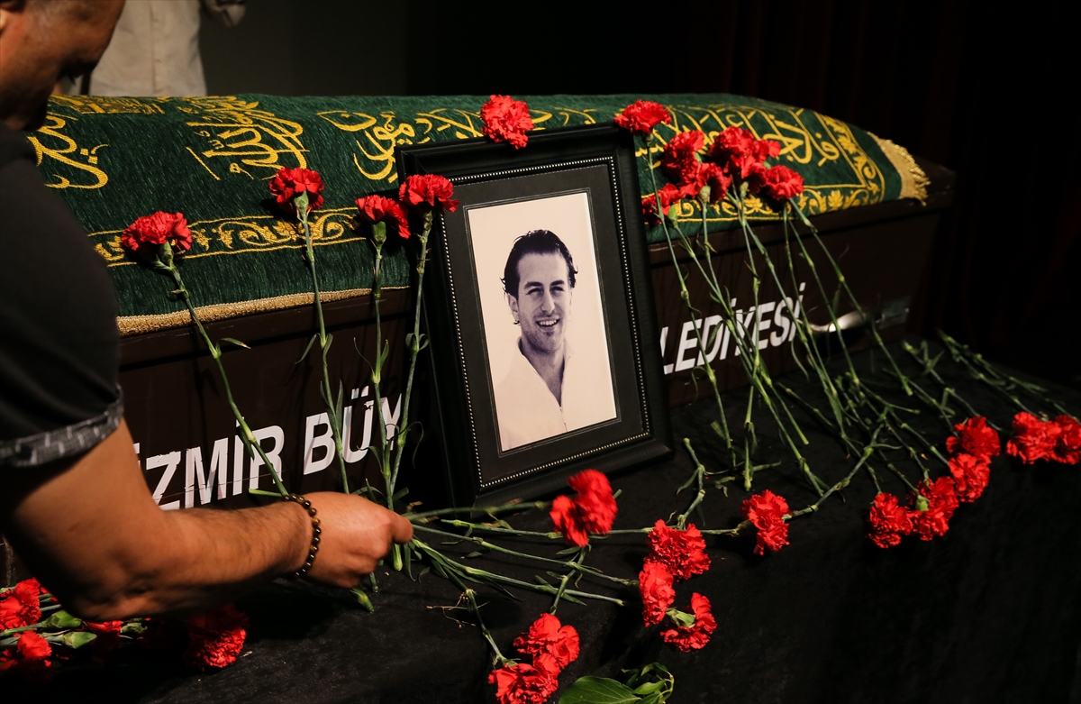 Oyuncu Arda Öziri'ye veda