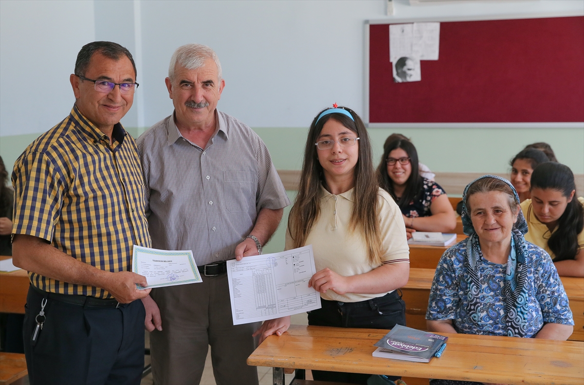Bu annenin 'fedakarlık karnesi' pekiyi