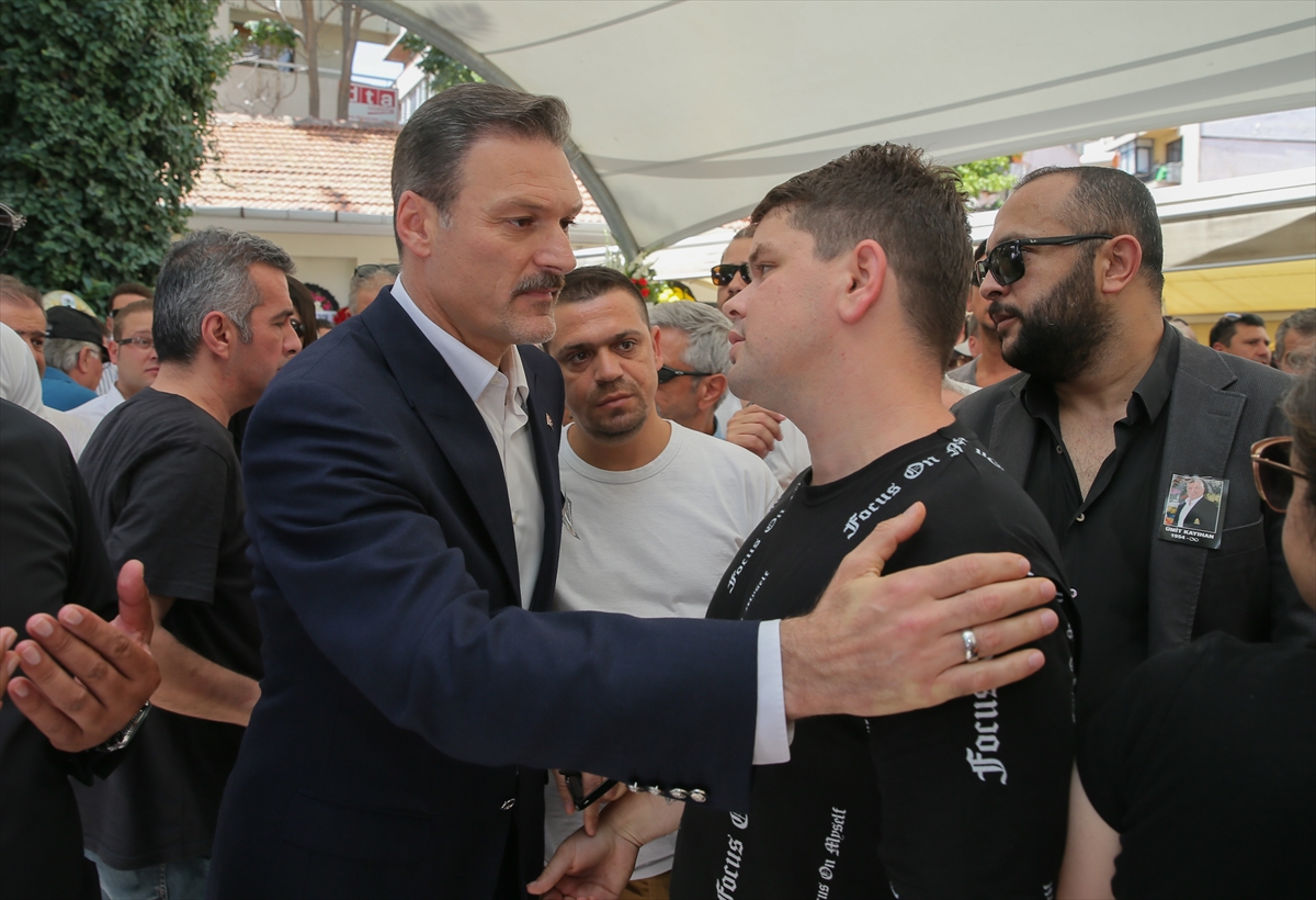 Kayıhan son yolculuğuna uğurlandı
