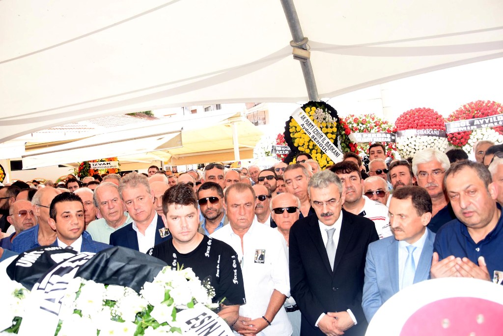 Kayıhan son yolculuğuna uğurlandı