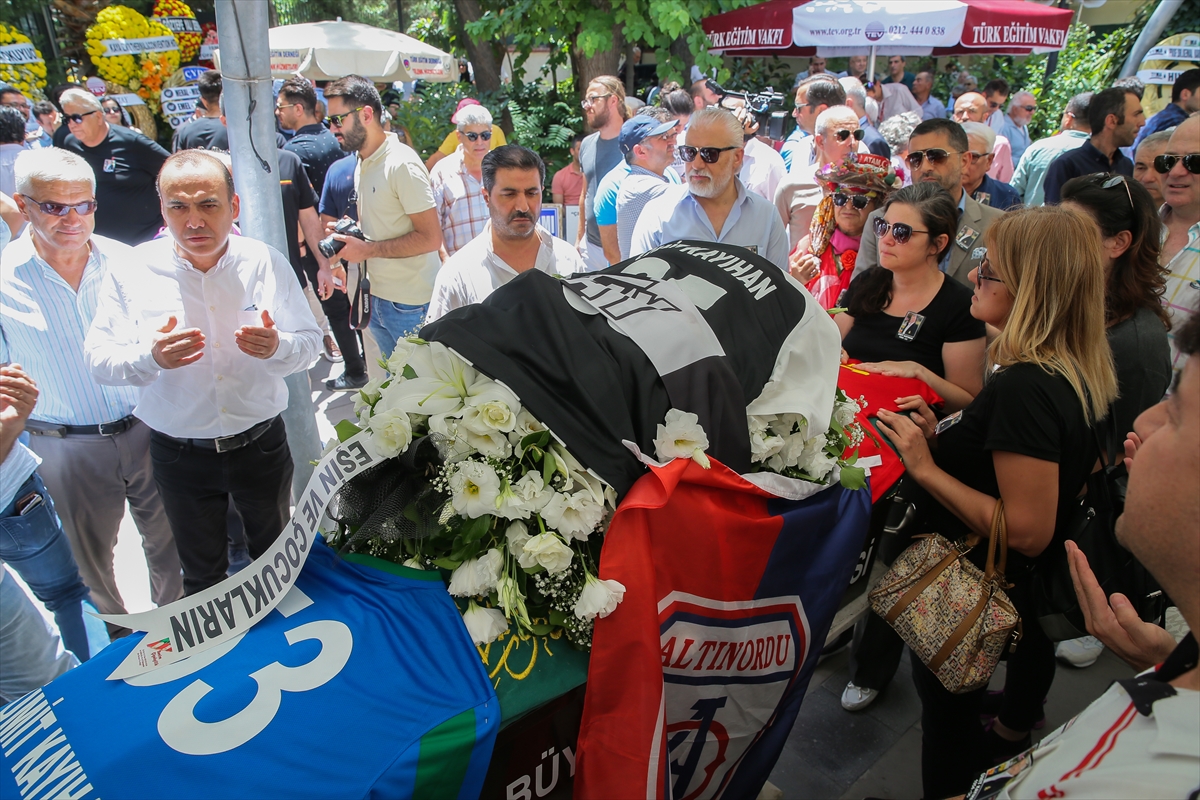 Kayıhan son yolculuğuna uğurlandı