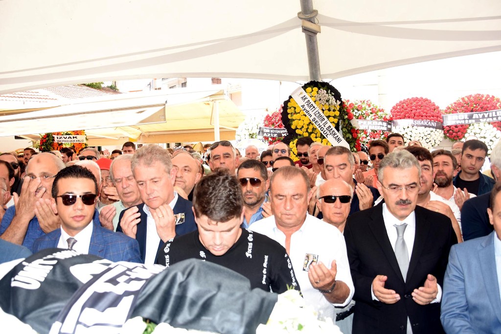 Kayıhan son yolculuğuna uğurlandı