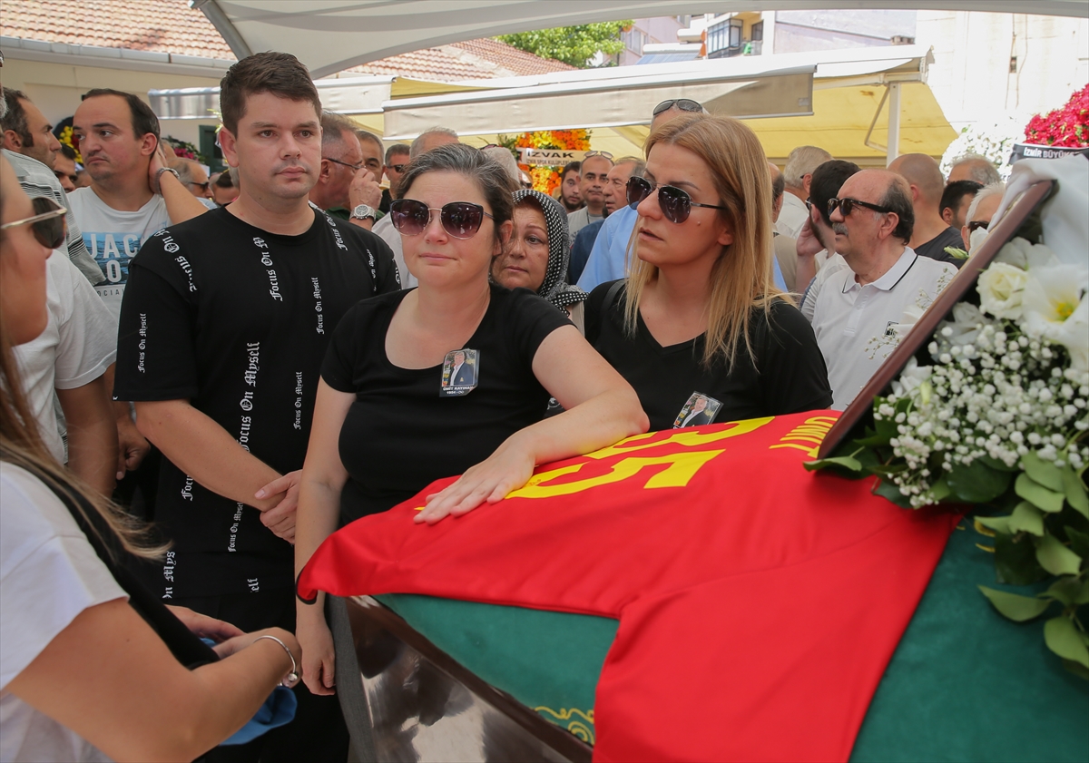 Kayıhan son yolculuğuna uğurlandı