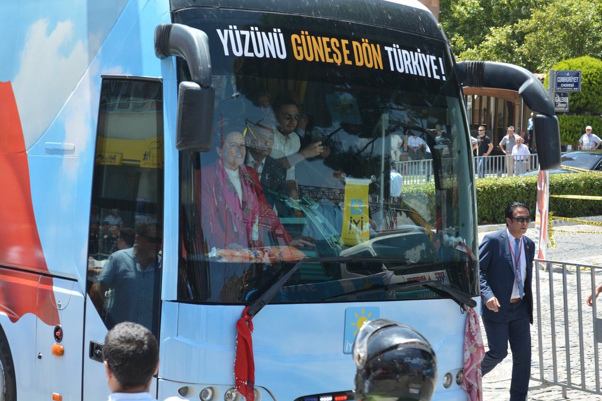 Meral Akşener İzmir'de