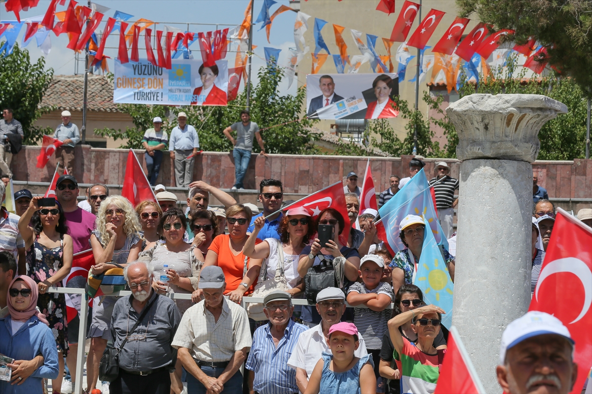 Meral Akşener İzmir'de