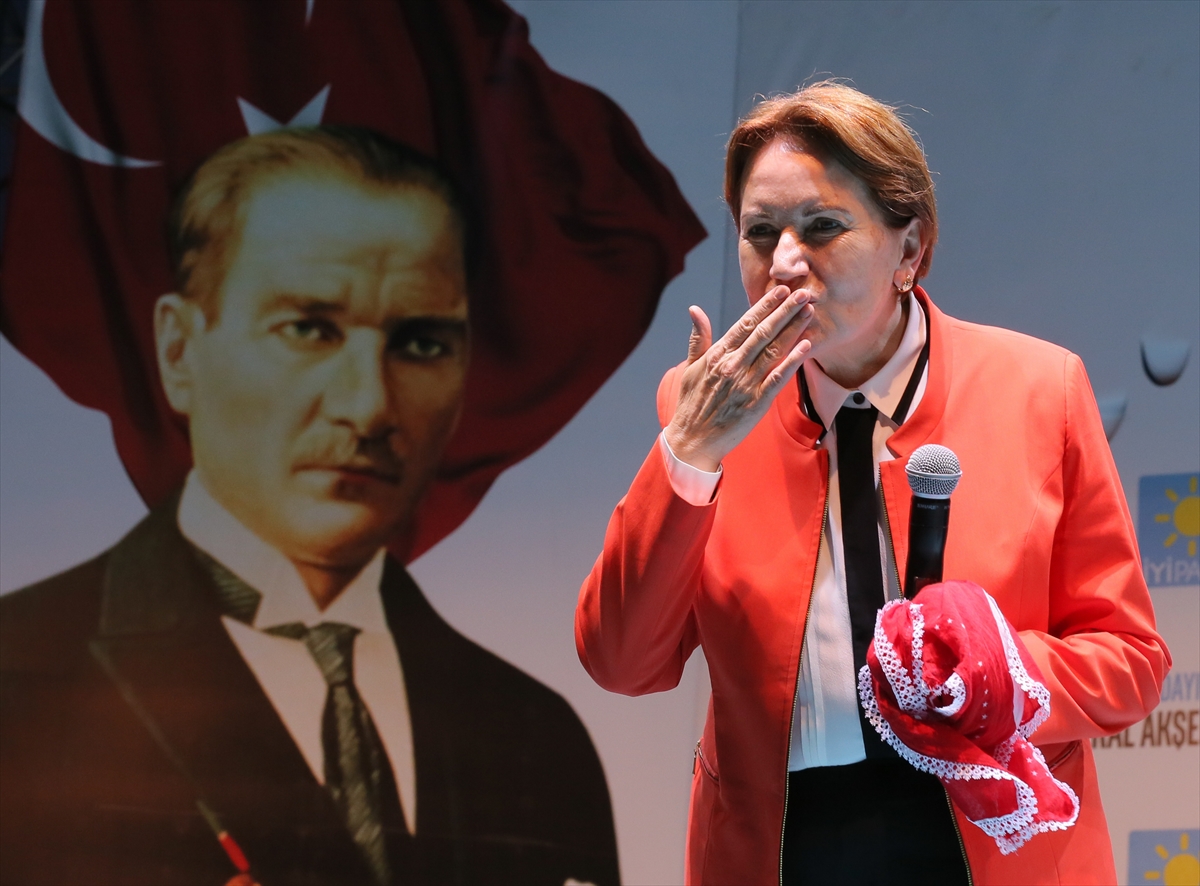 Akşener Gündoğdu'da İzmirlilerle buluştu!