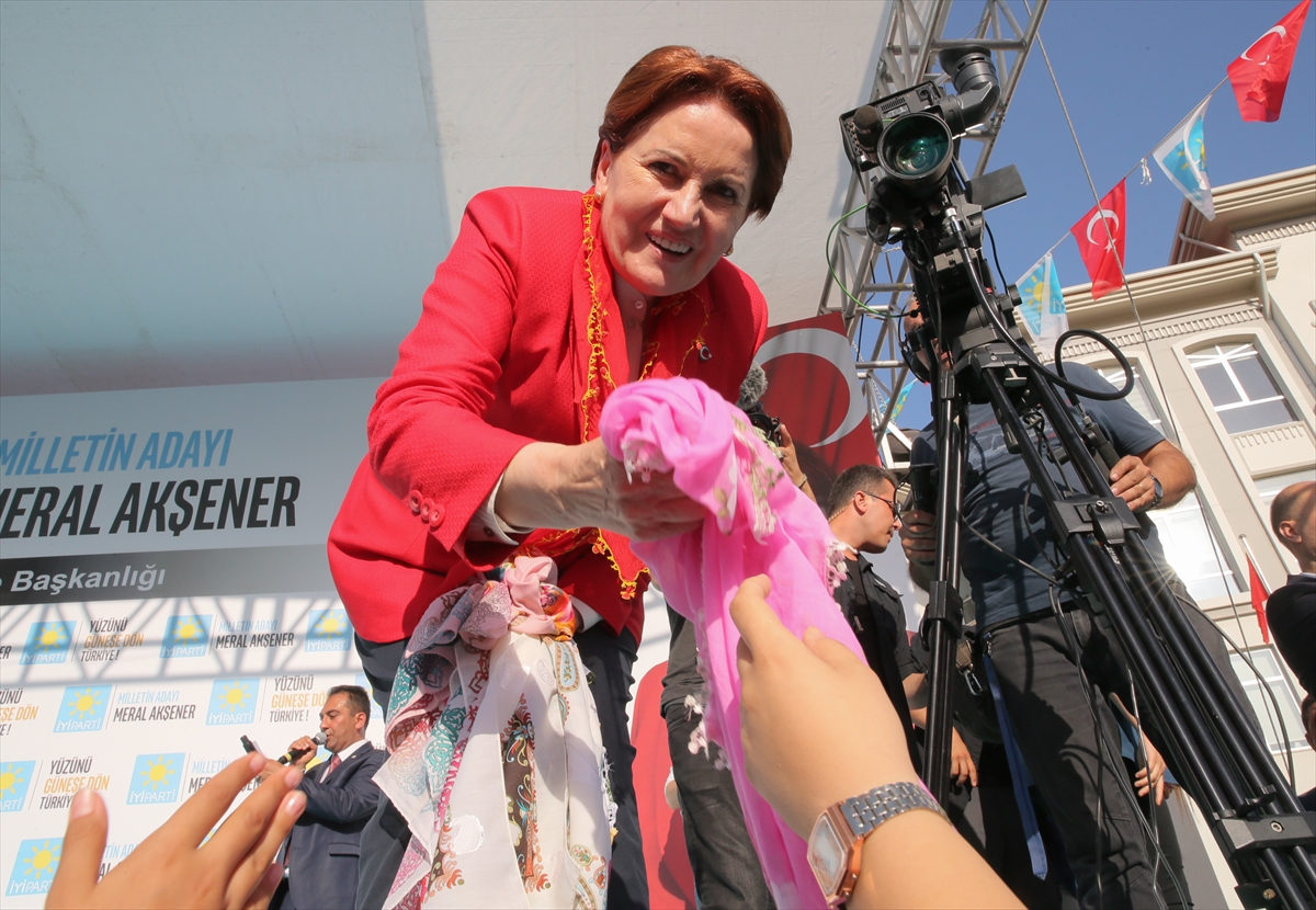Meral Akşener İzmir'de