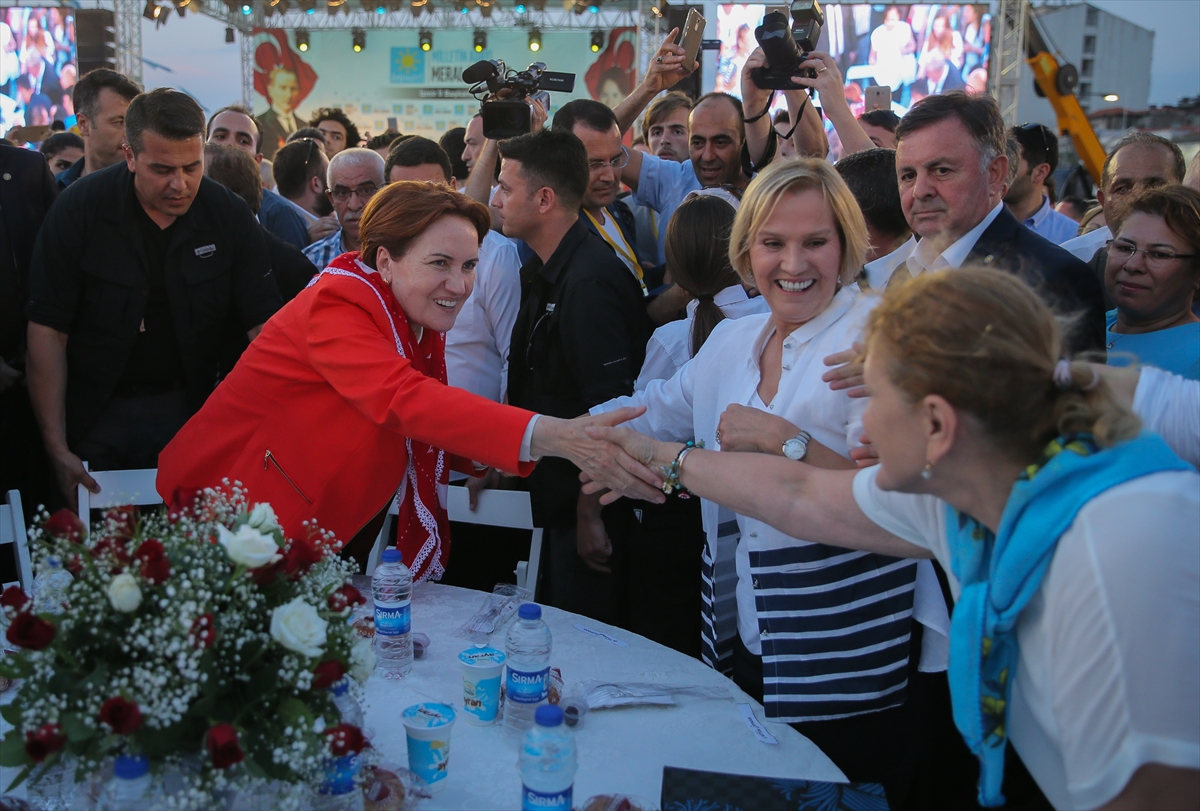 Akşener Gündoğdu'da İzmirlilerle buluştu!