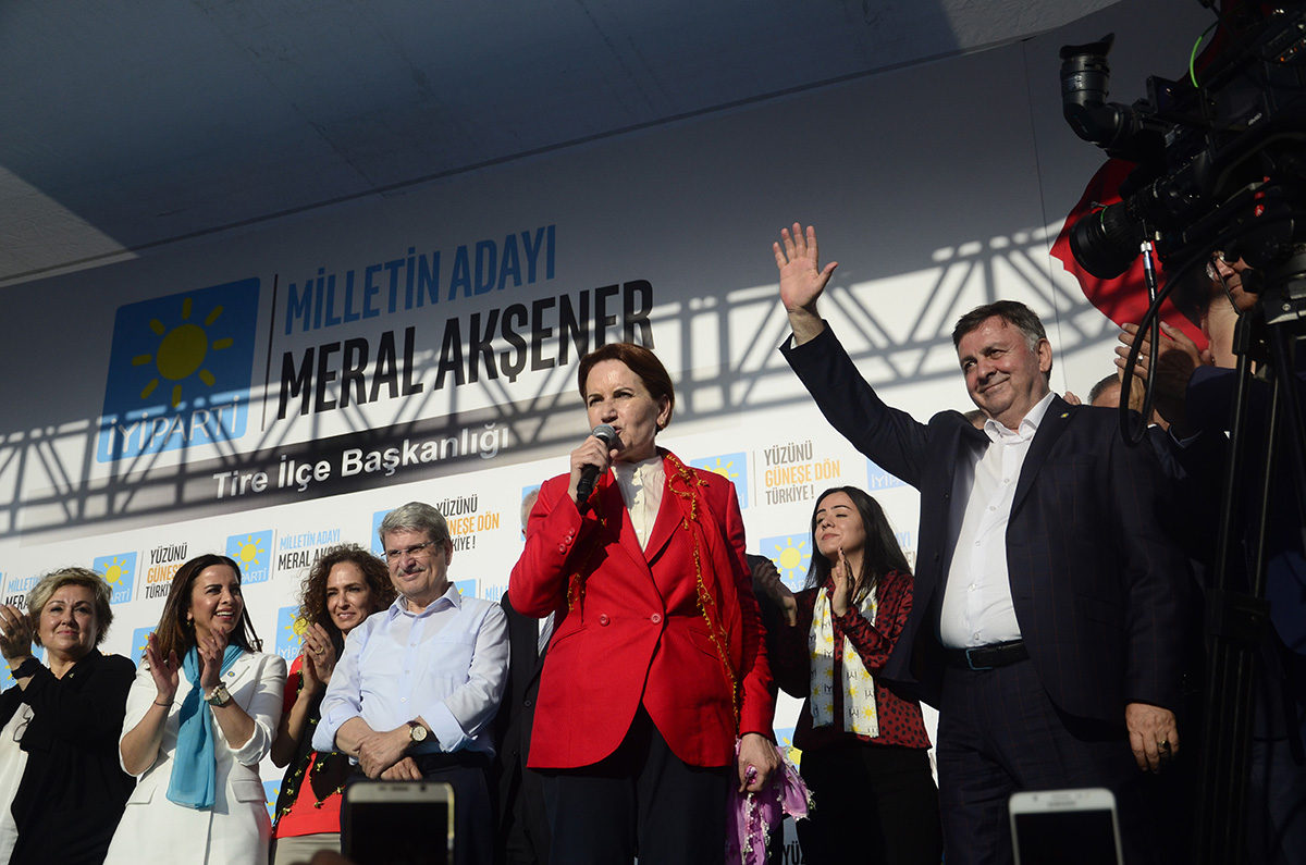 Meral Akşener İzmir'de