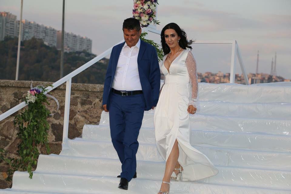 CHP İzmir'i Arena'da buluşturan nikah!