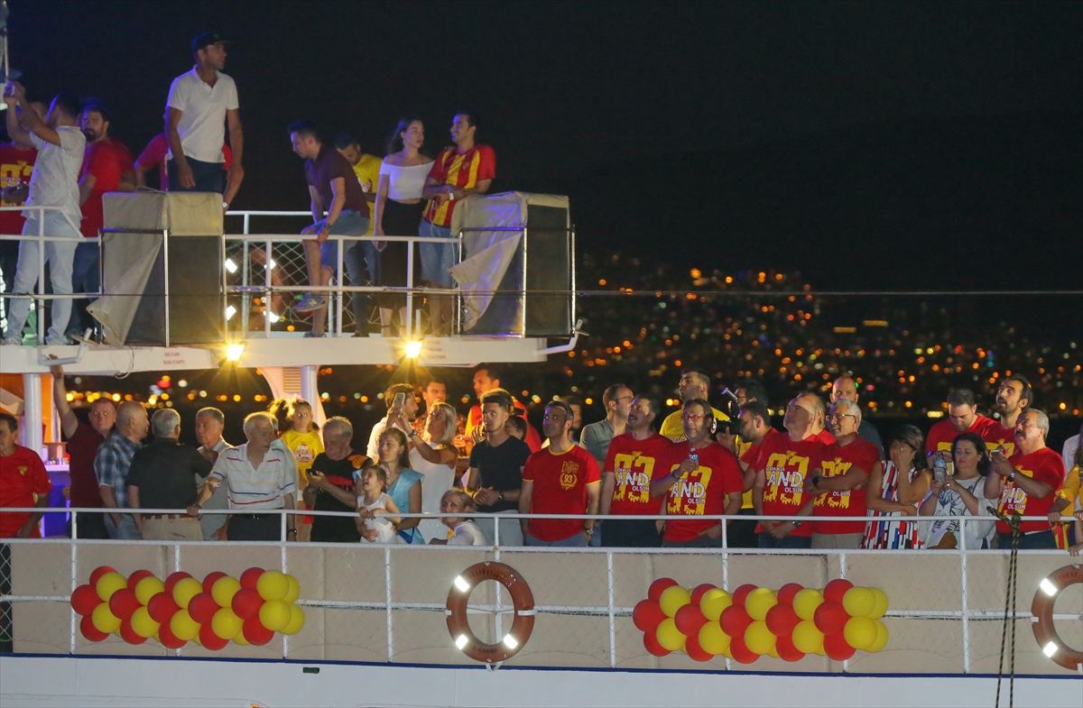 Göztepe'den görkemli kutlama