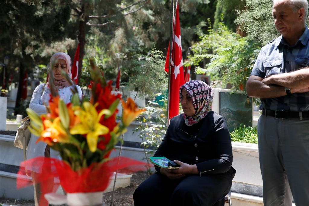 Şehitleriyle bayramlaştılar