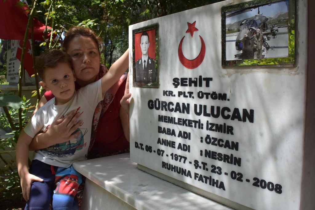 Şehitleriyle bayramlaştılar