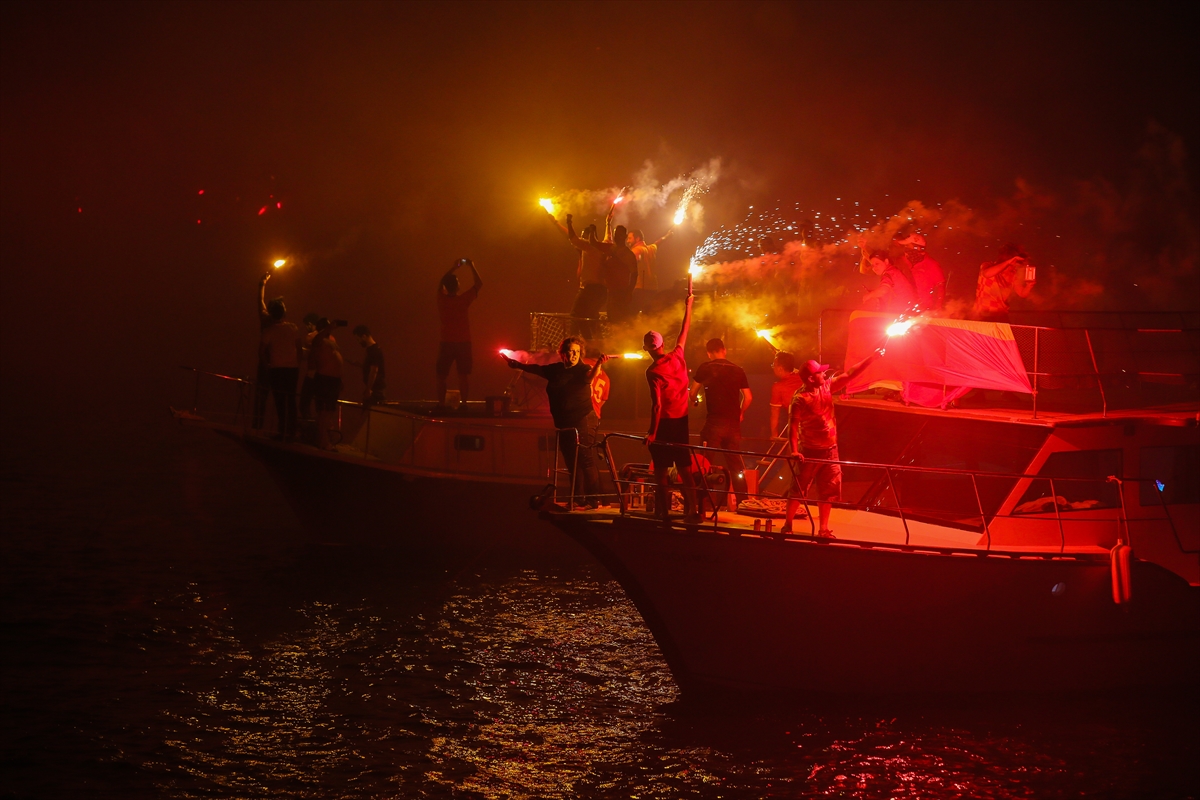 Göztepe'den görkemli kutlama