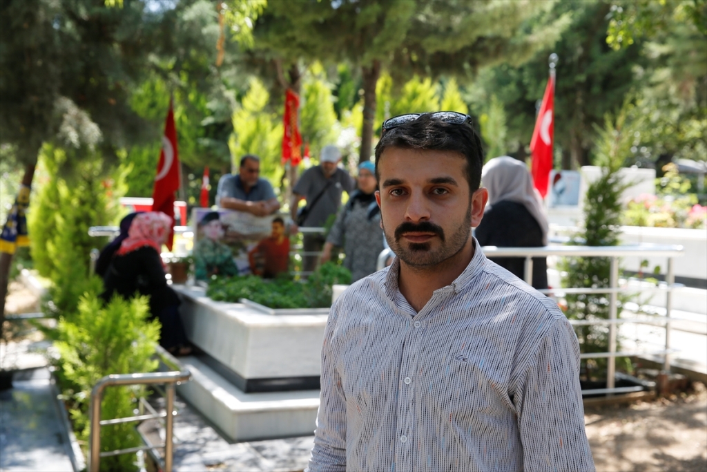 Şehitleriyle bayramlaştılar