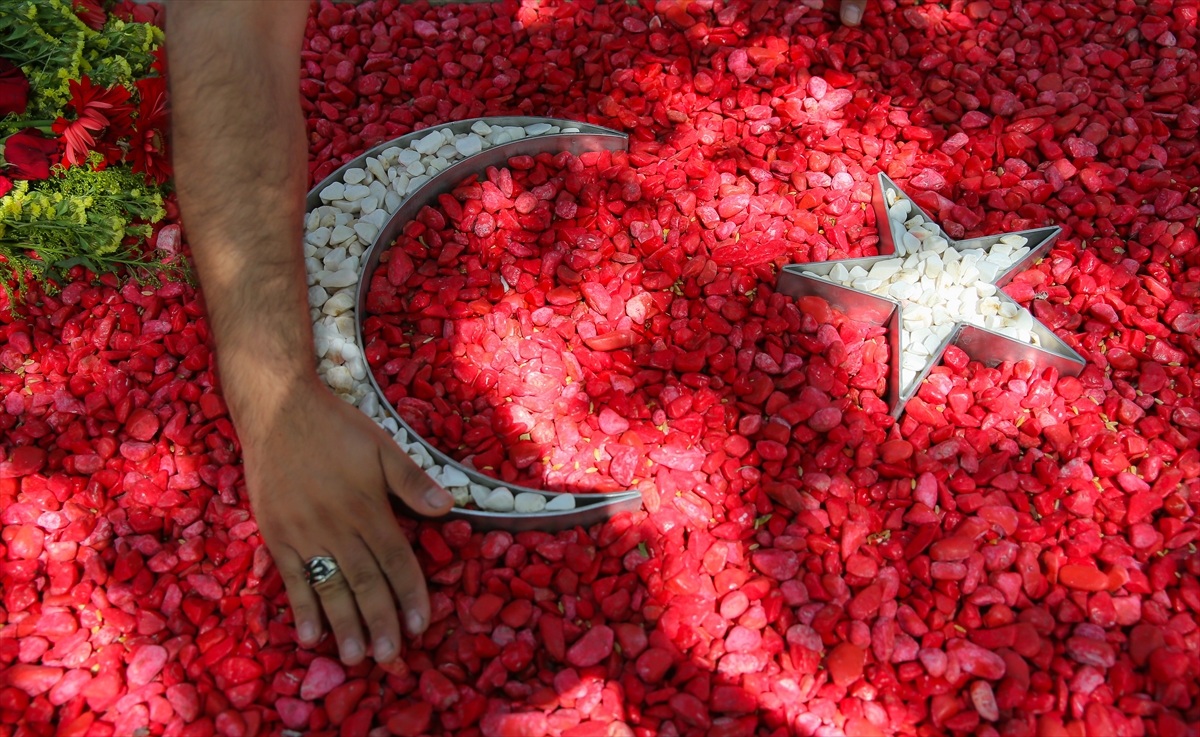 Şehitleriyle bayramlaştılar