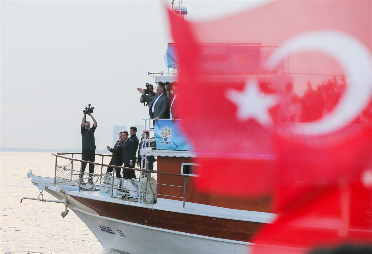Başbakan Yıldırım Kordon'da gençlerle buluştu!