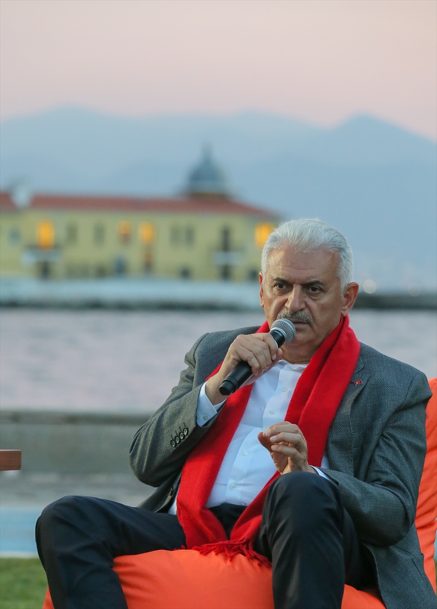 Başbakan Yıldırım Kordon'da gençlerle buluştu!