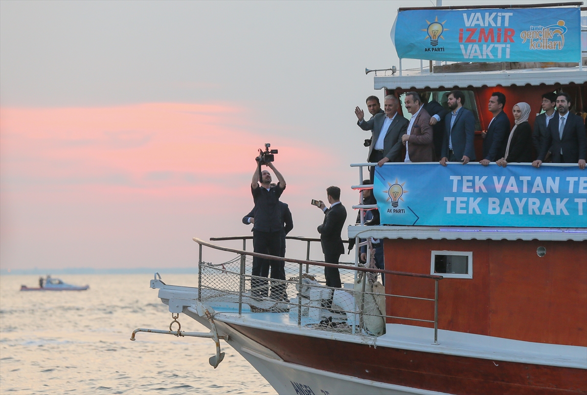Başbakan Yıldırım Kordon'da gençlerle buluştu!
