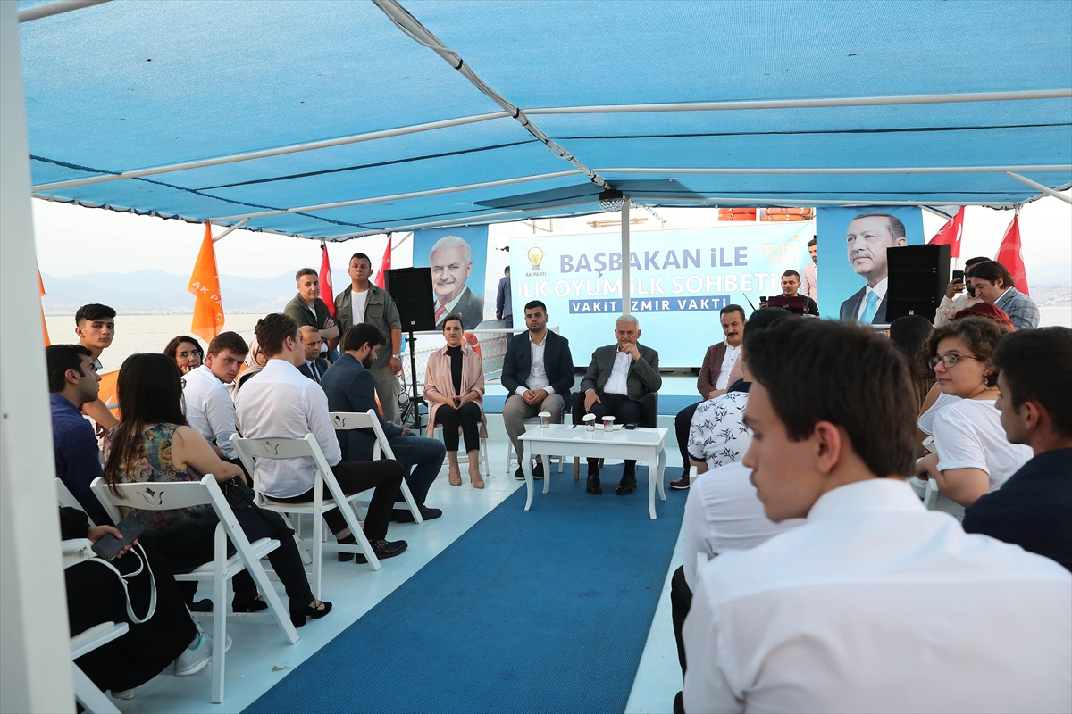 Başbakan Yıldırım Kordon'da gençlerle buluştu!