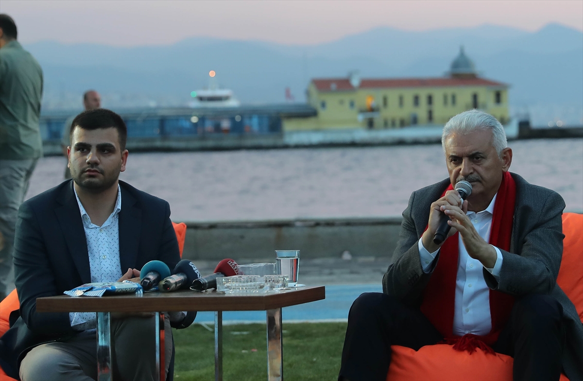 Başbakan Yıldırım Kordon'da gençlerle buluştu!