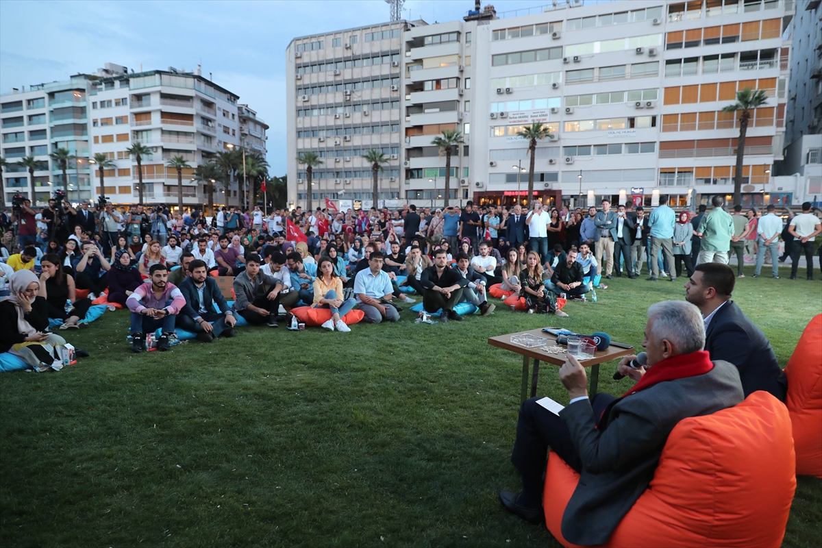 Başbakan Yıldırım Kordon'da gençlerle buluştu!