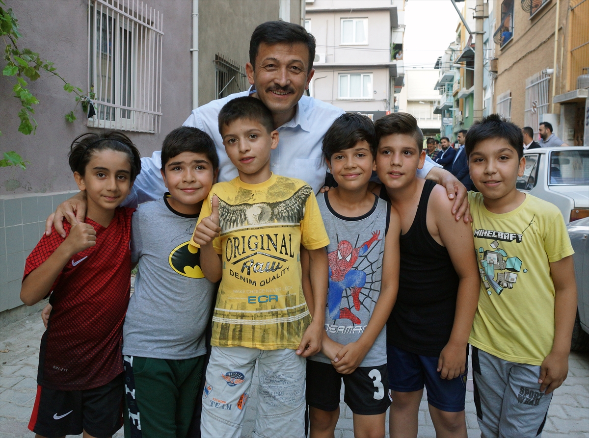 Hamza Dağ ile Alpay Özalan sokakta maç yaptı!