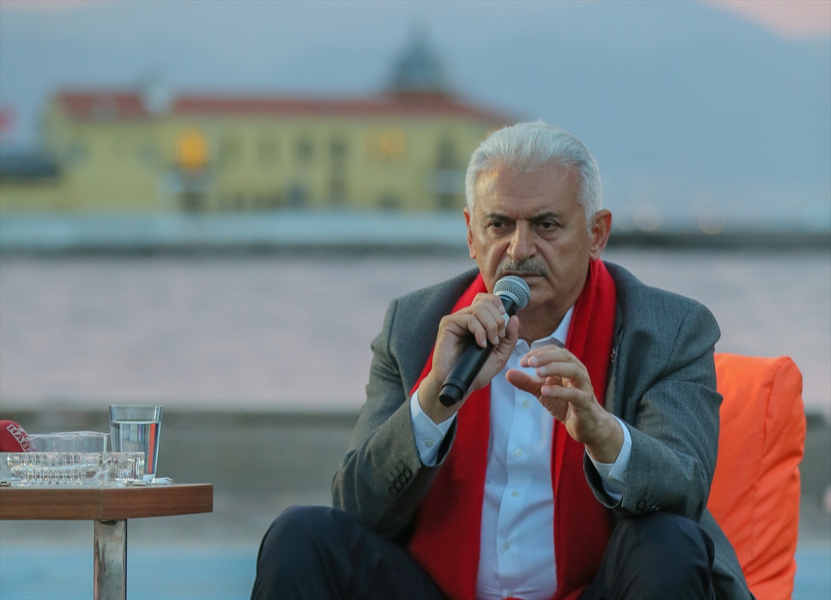 Başbakan Yıldırım Kordon'da gençlerle buluştu!