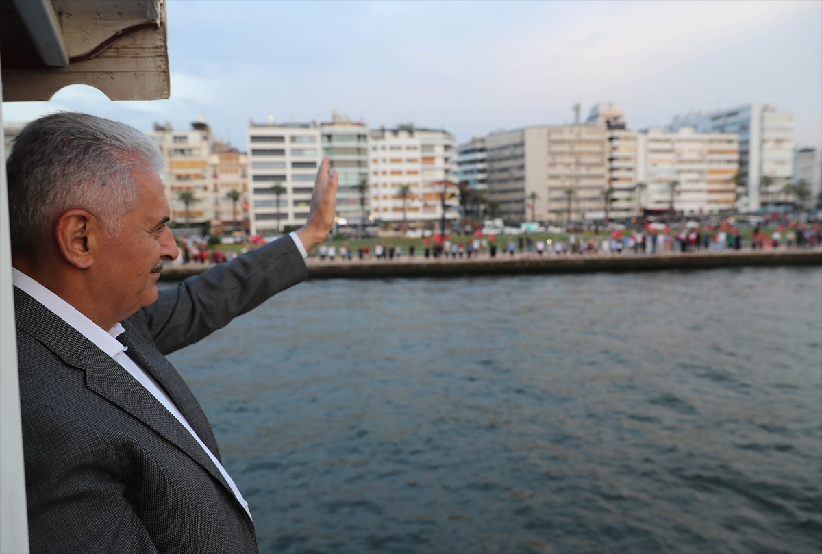 Başbakan Yıldırım Kordon'da gençlerle buluştu!