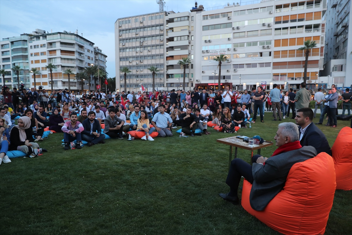Başbakan Yıldırım Kordon'da gençlerle buluştu!
