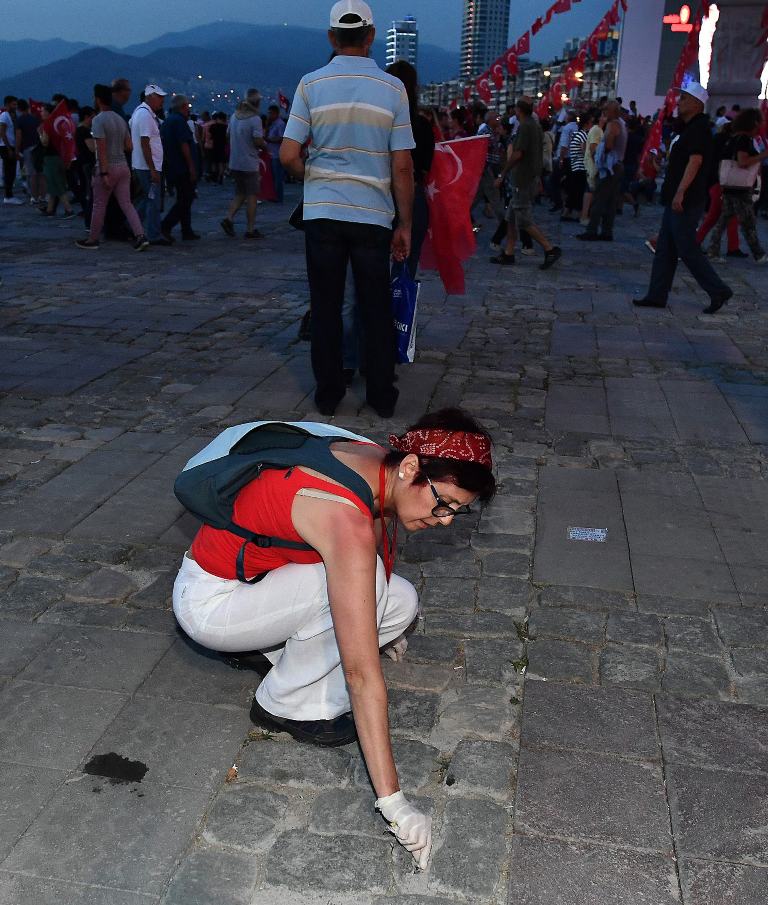 İzmir farkı; Arkalarında bir çöp bile bırakmadılar...