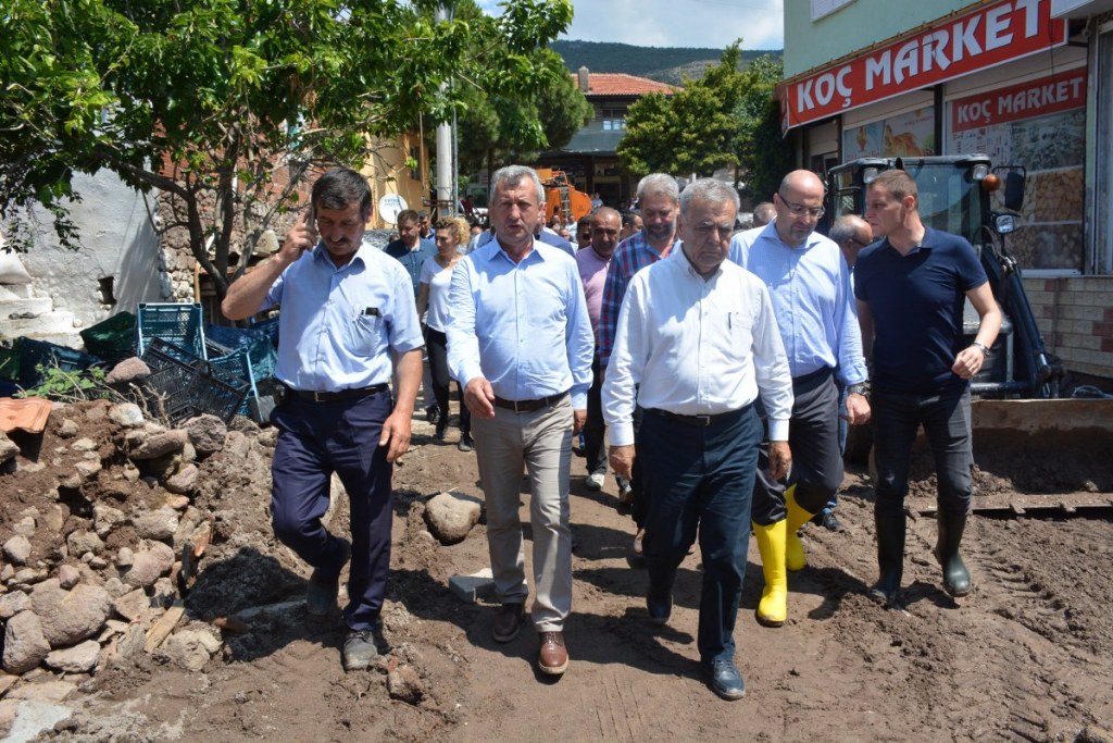 Başkan Çukurköy'ü yalnız bırakmadı