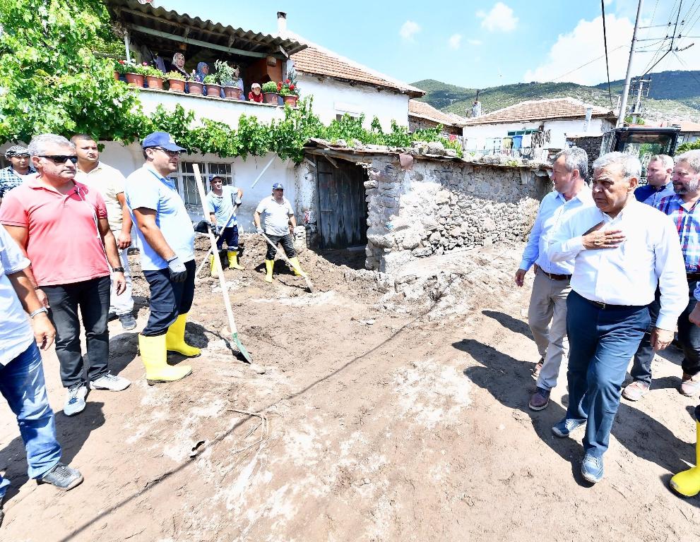 Başkan Çukurköy'ü yalnız bırakmadı
