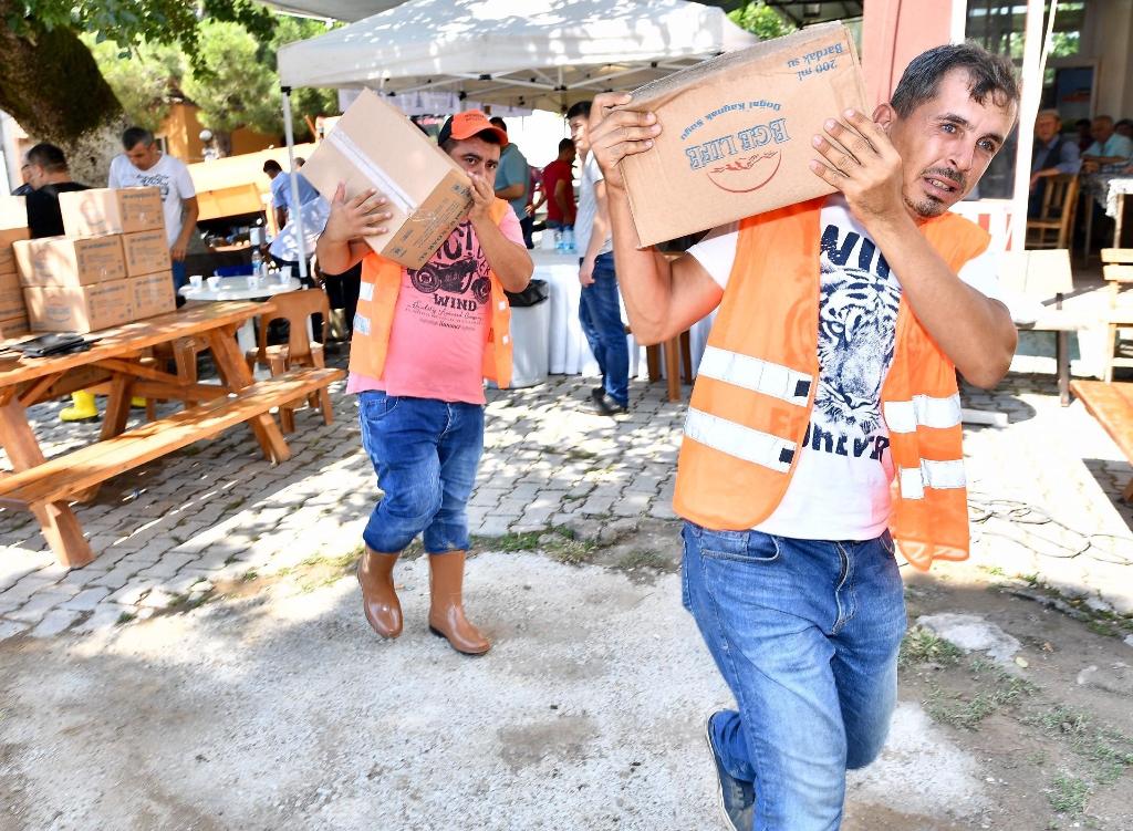Başkan Çukurköy'ü yalnız bırakmadı