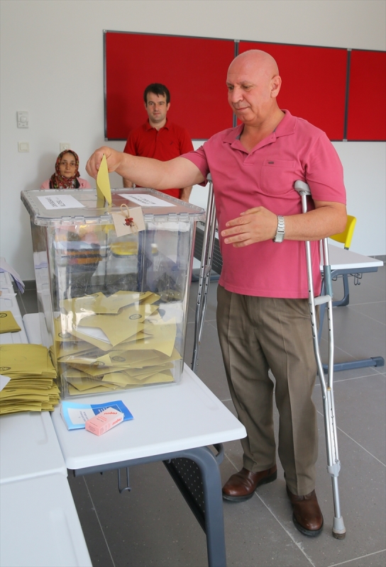 İzmirliler sandık başında